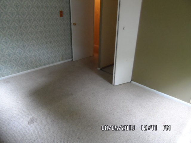 402 Garland Avenue Romeoville, IL 60446 - Photo 10 of 12 a view of a room