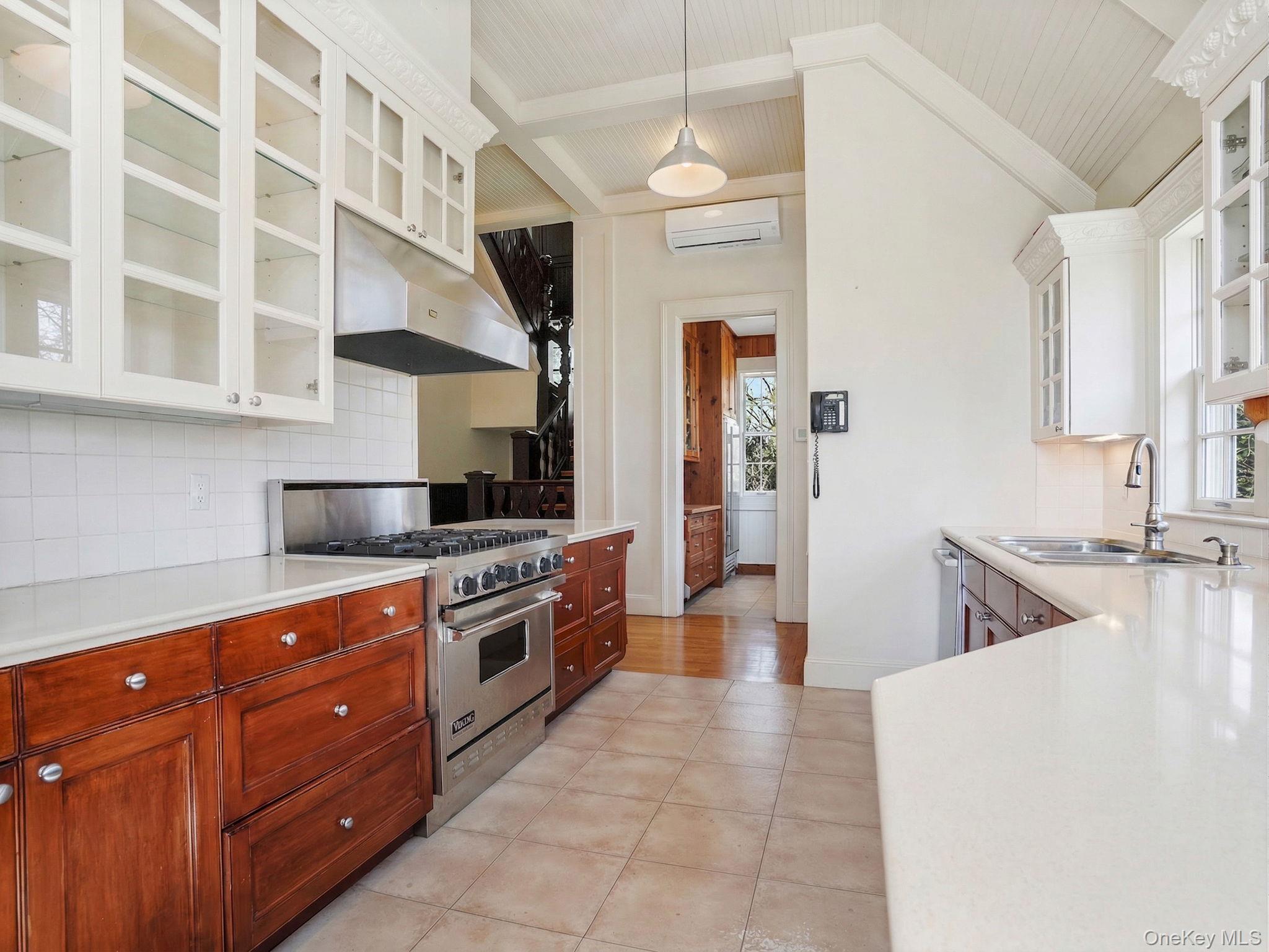 15 Hemlock Road Bronxville, NY 10708 - Photo 12 of 32