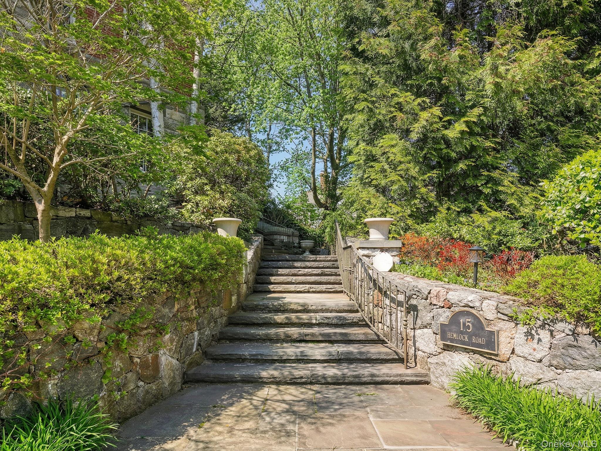 15 Hemlock Road Bronxville, NY 10708 - Photo 21 of 32