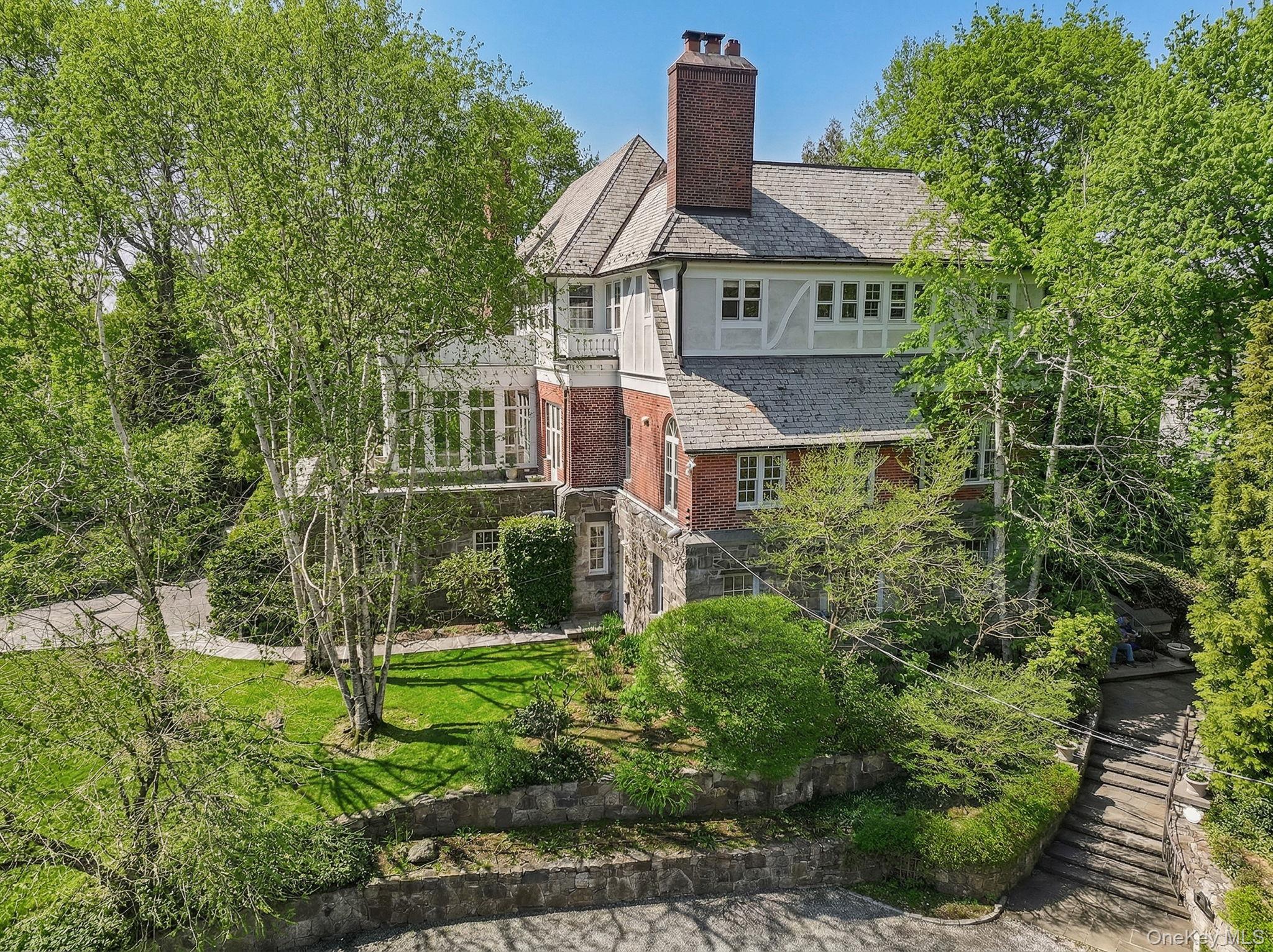 15 Hemlock Road Bronxville, NY 10708 - Photo 31 of 32