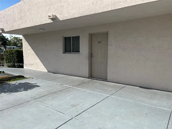 $2,200 | 6091 West 22nd Court, Unit 101, Hialeah, FL 33016