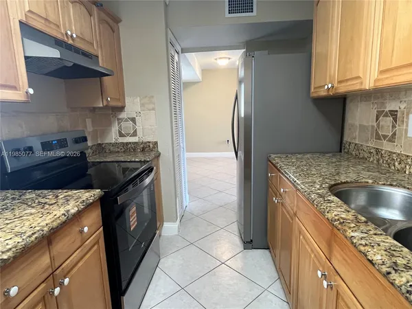 $2,200 | 6091 West 22nd Court, Unit 101, Hialeah, FL 33016