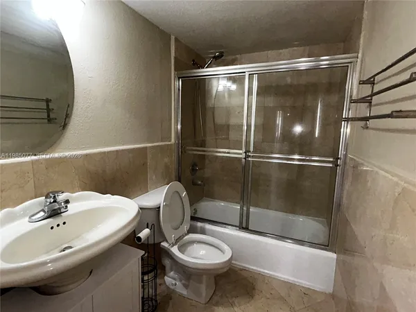 $2,200 | 6091 West 22nd Court, Unit 101, Hialeah, FL 33016