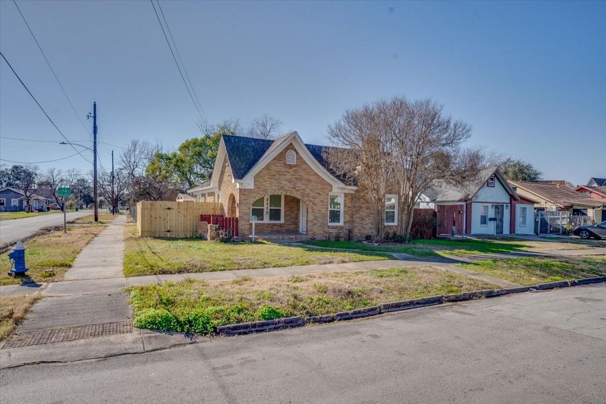1118 Elliston Street Houston, TX 77023 - Photo 4 of 34