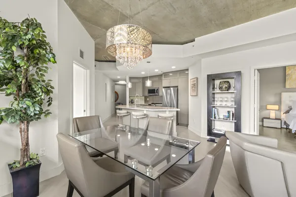 $6,000 | 300 South Australian Avenue, West Palm Beach, FL 33401