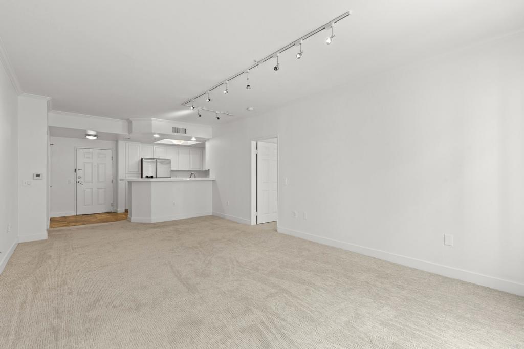 9237 Regents Road, Unit K218 La Jolla, CA 92037 - Photo 18 of 32 New Carpet & Padding