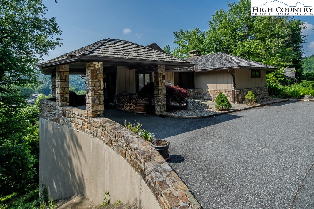 281 Beech Road Boone, NC 28607 - Photo 2 of 32 Gallery Image 2