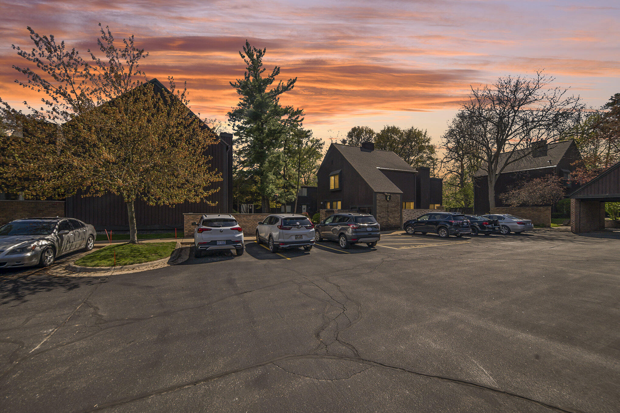 117 Inverness Court Kalamazoo, MI 49006 - Photo 1 of 26 Main Photo