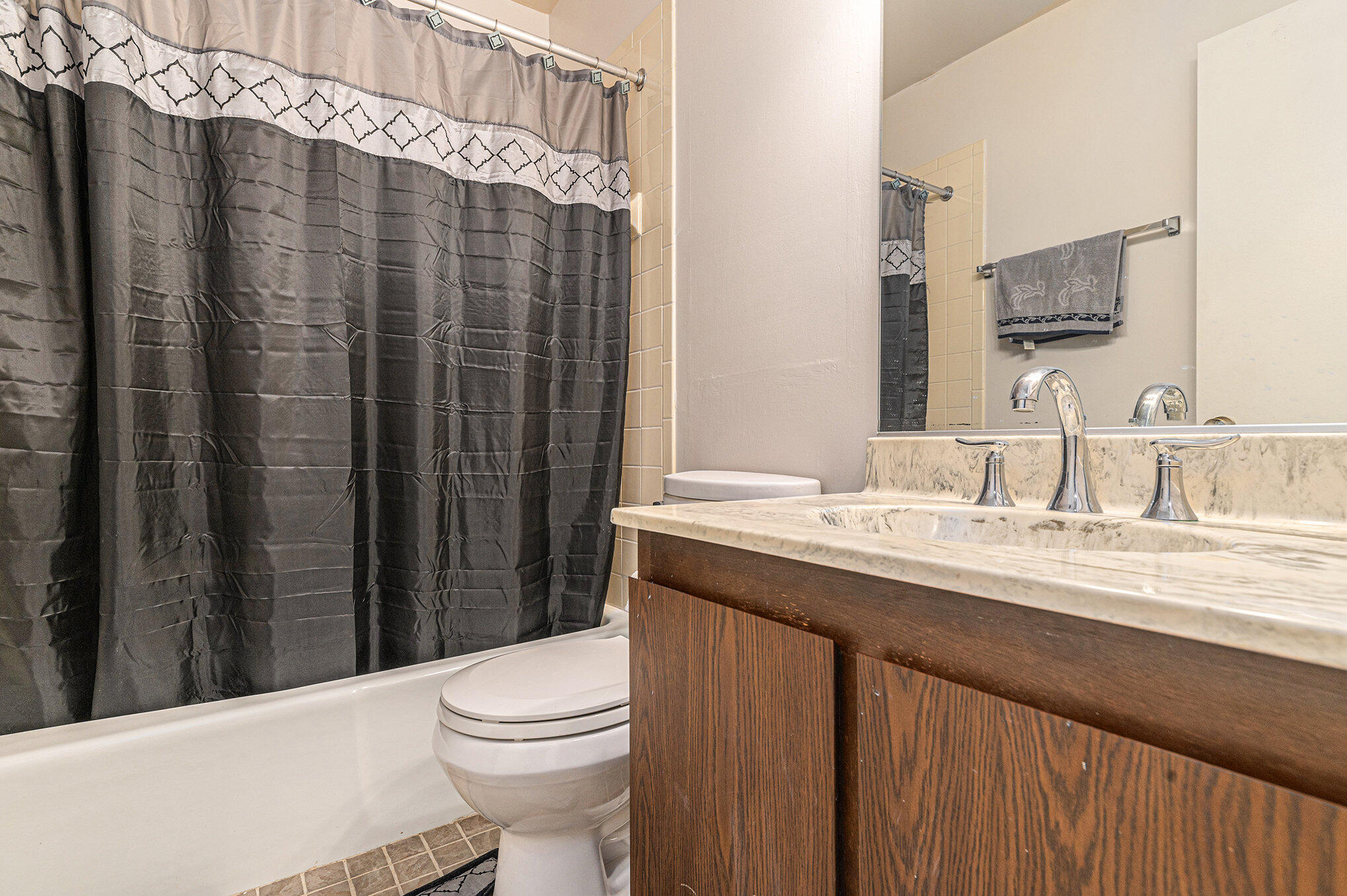 117 Inverness Court Kalamazoo, MI 49006 - Photo 14 of 26 008_converted_15