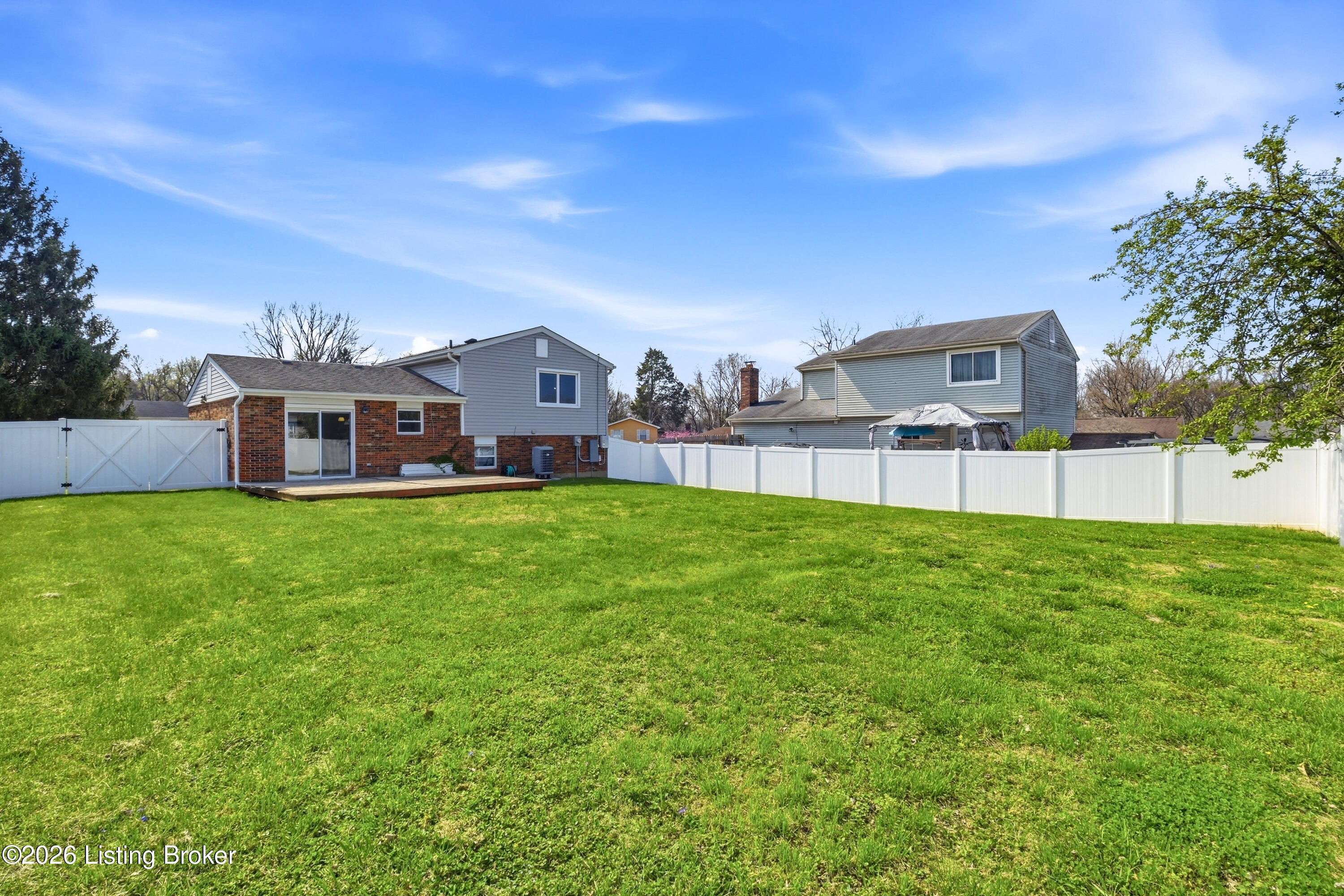 6305 Linstead Road Louisville, KY 40228 - Photo 33 of 51 36_6305linstead_louisvillerealestatemedi