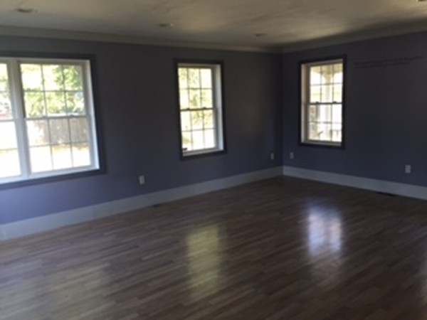 22 3rd Street Ayer, MA 01432 - Photo 3 of 9