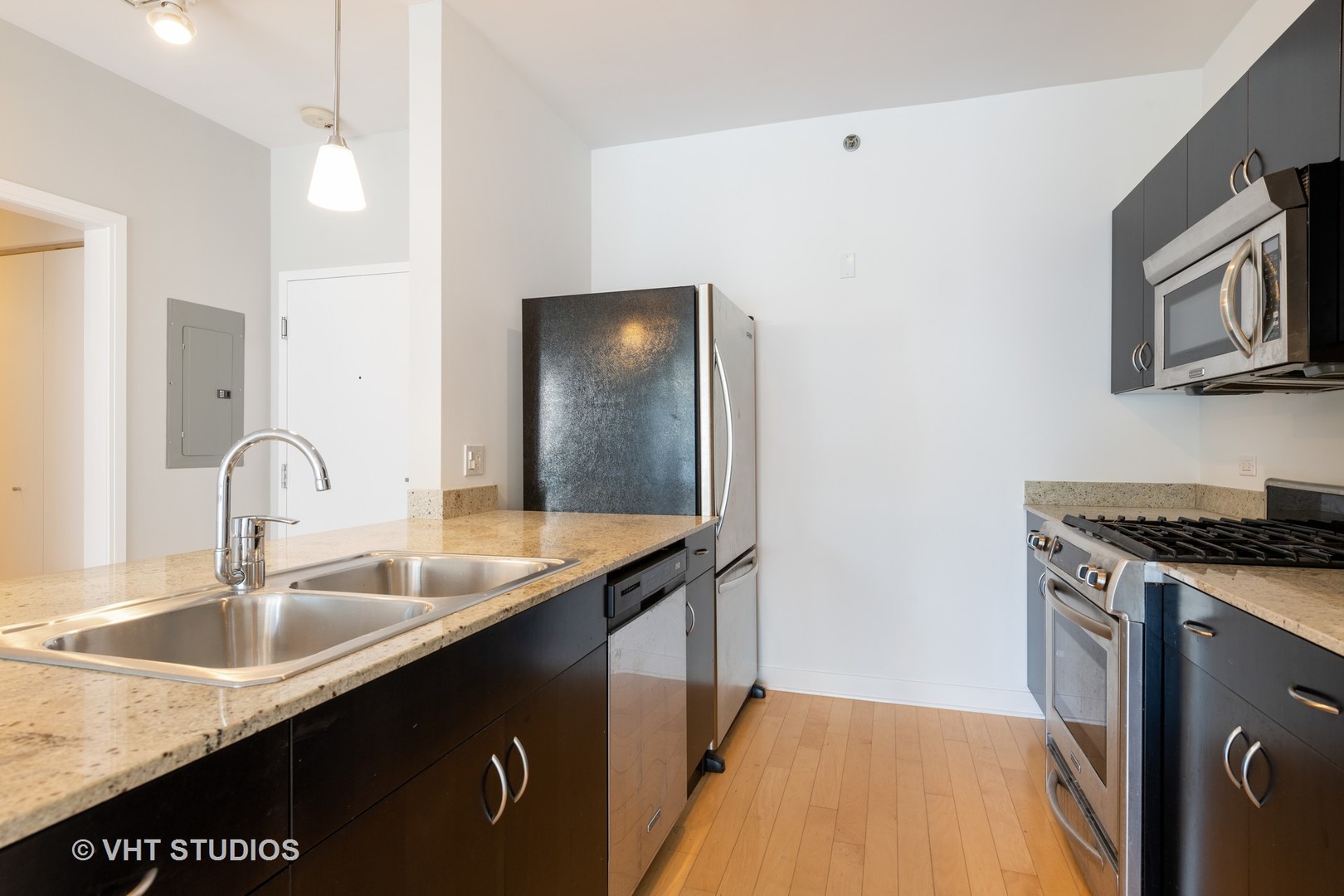 8 East Randolph Street, Unit 1206 Chicago, IL 60601 - Photo 5 of 10