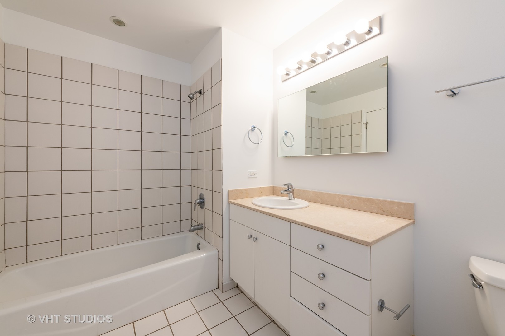 8 East Randolph Street, Unit 1206 Chicago, IL 60601 - Photo 8 of 10