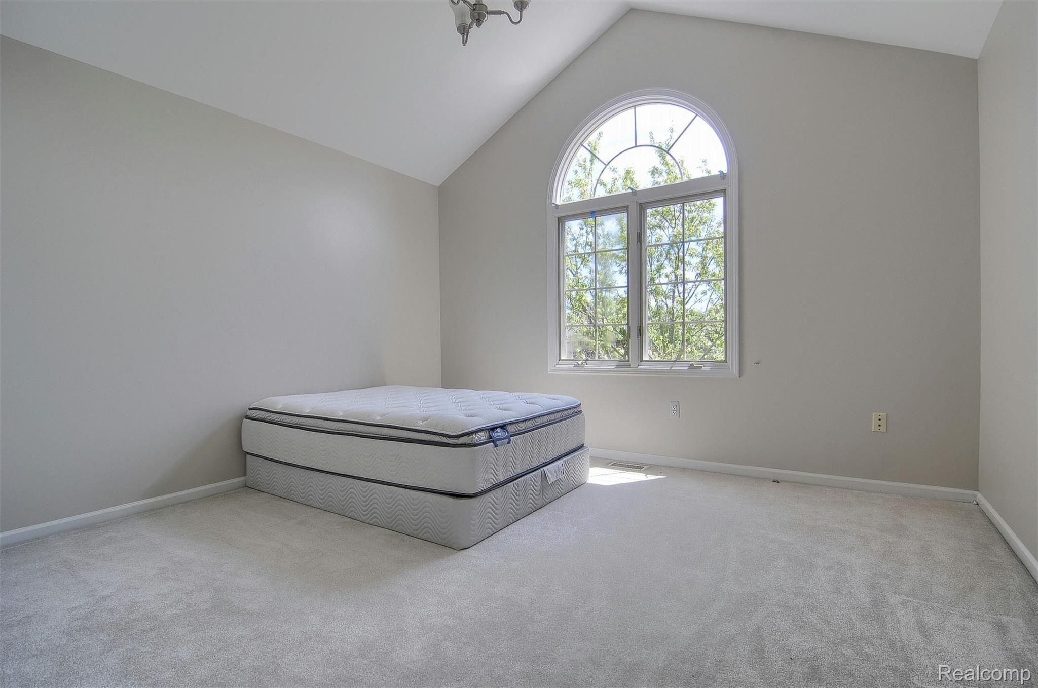 4049 Oak Tree Circle Rochester, MI 48306 - Photo 25 of 38 25-2nd Bedroom.jpg