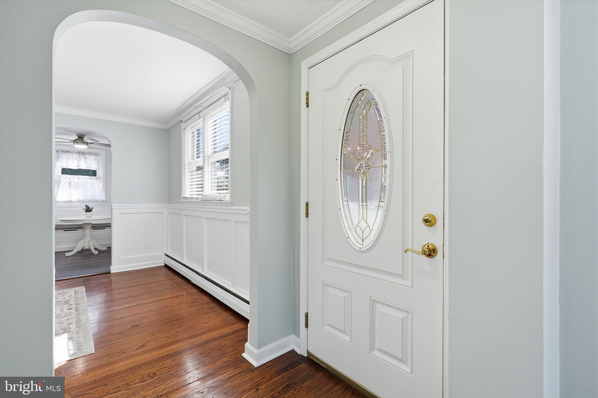 1025 Friendship Street Philadelphia, PA 19111 - Photo 4 of 36 Welcoming entryway with elegant charm.