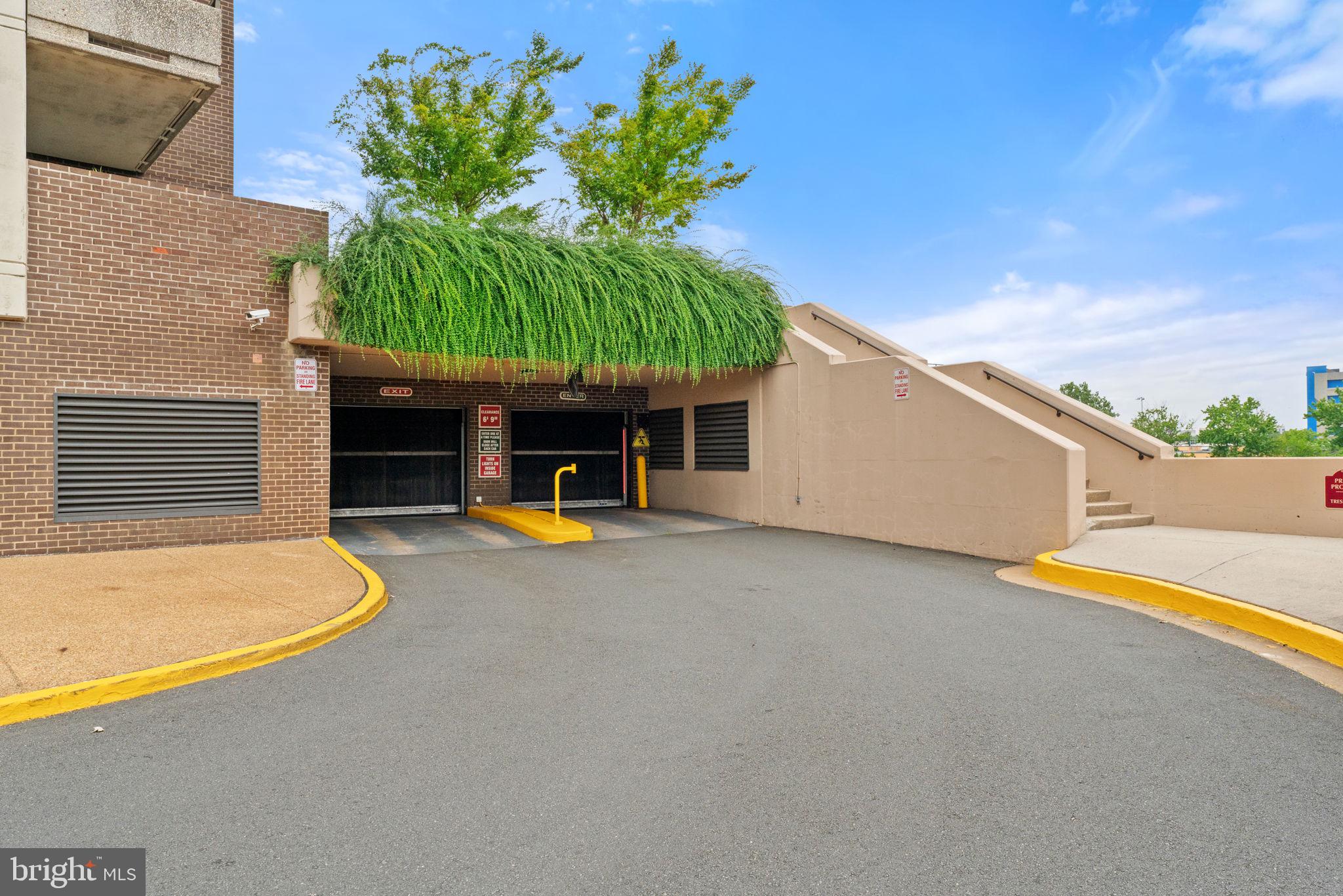1800 Old Meadow Road, Unit 1218 McLean, VA 22102 - Photo 41 of 55 a view of a house with backyard and swimming pool