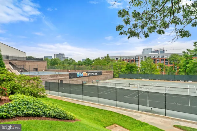 $349,900 | 1800 Old Meadow Road, Unit 1218, McLean, VA 22102