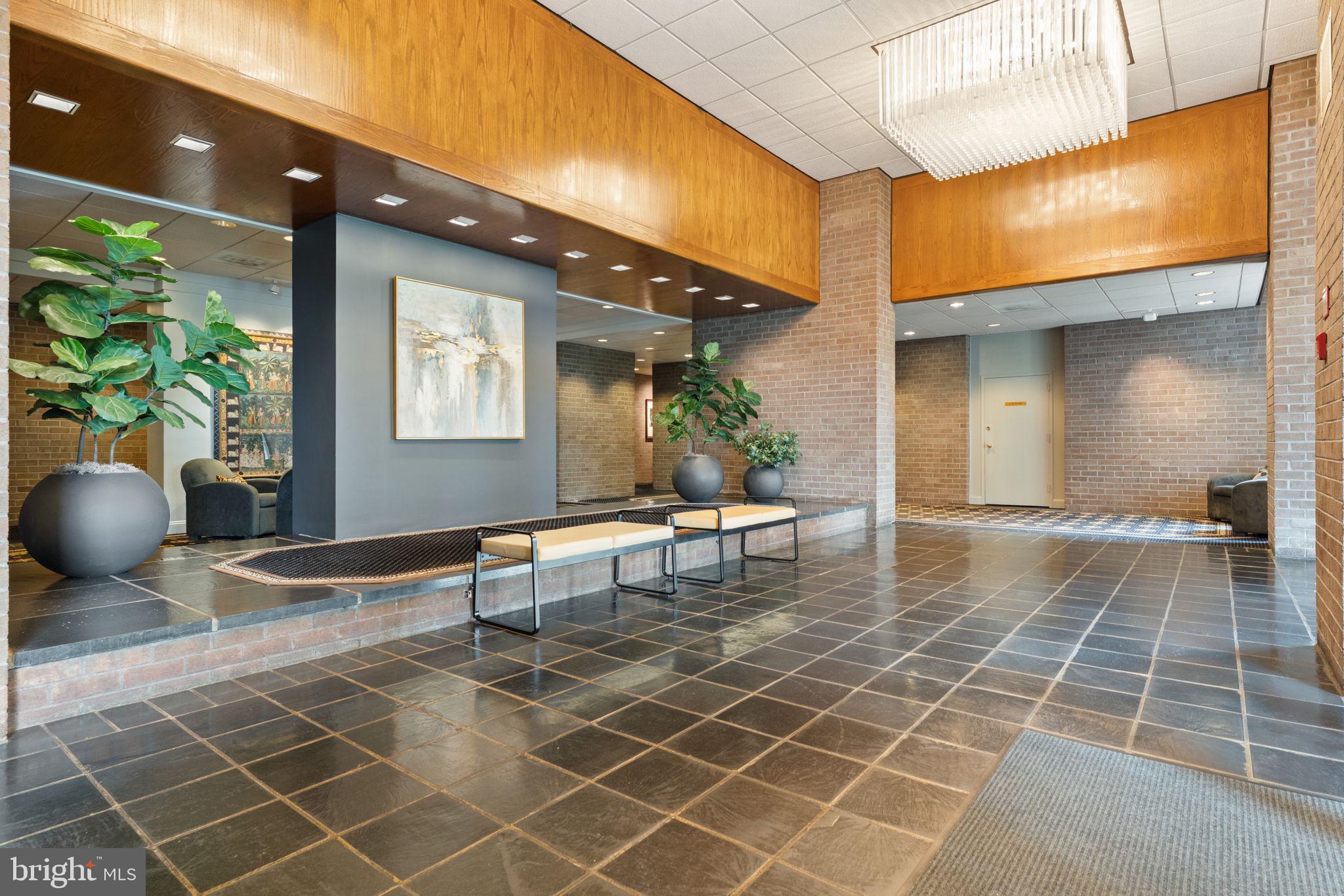 1800 Old Meadow Road, Unit 1218 McLean, VA 22102 - Photo 8 of 55 a outdoor space with lots of tables and chairs