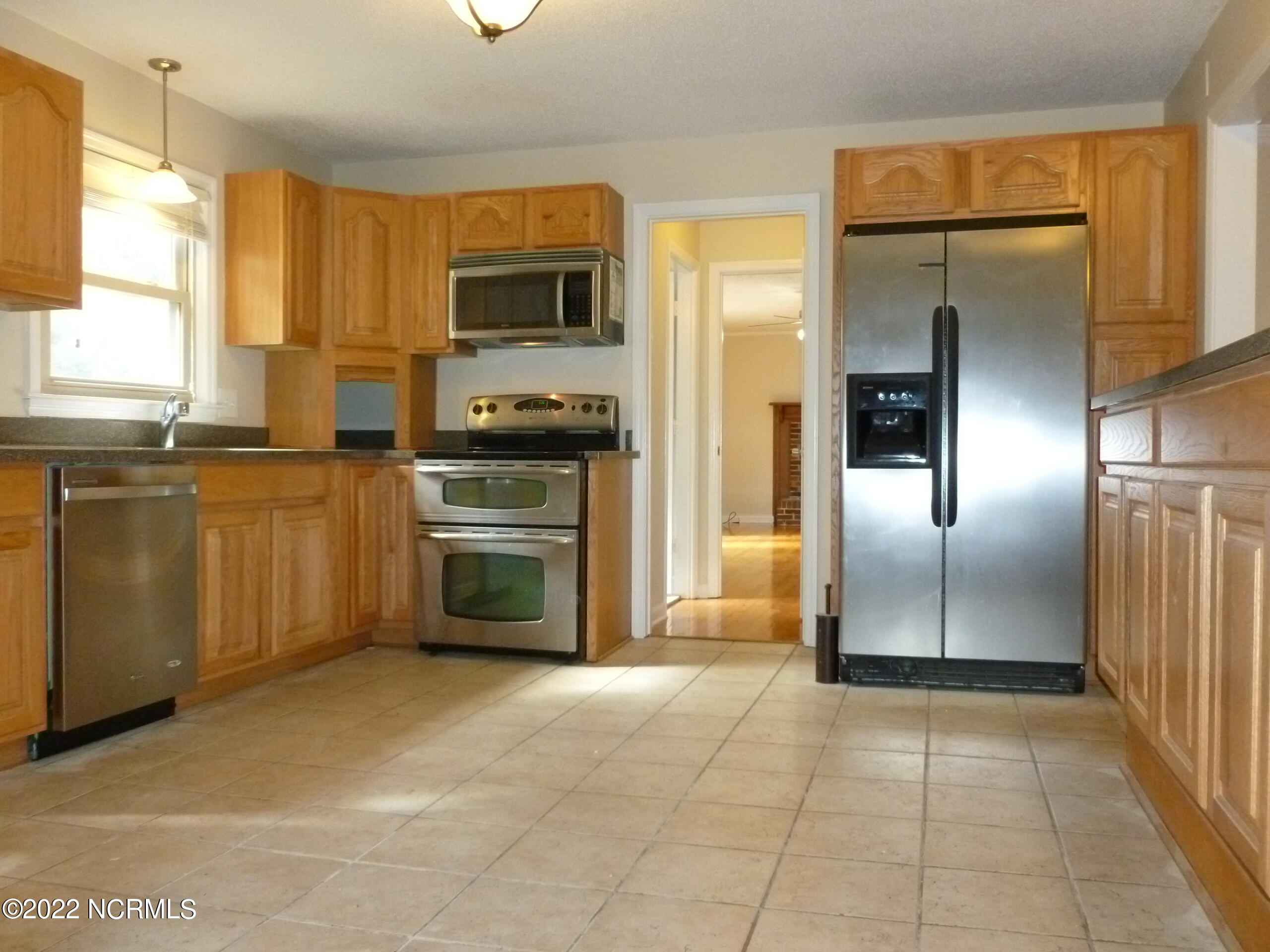 207 Nottingham Road Jacksonville, NC 28546 - Photo 8 of 31 6 Kitchen2