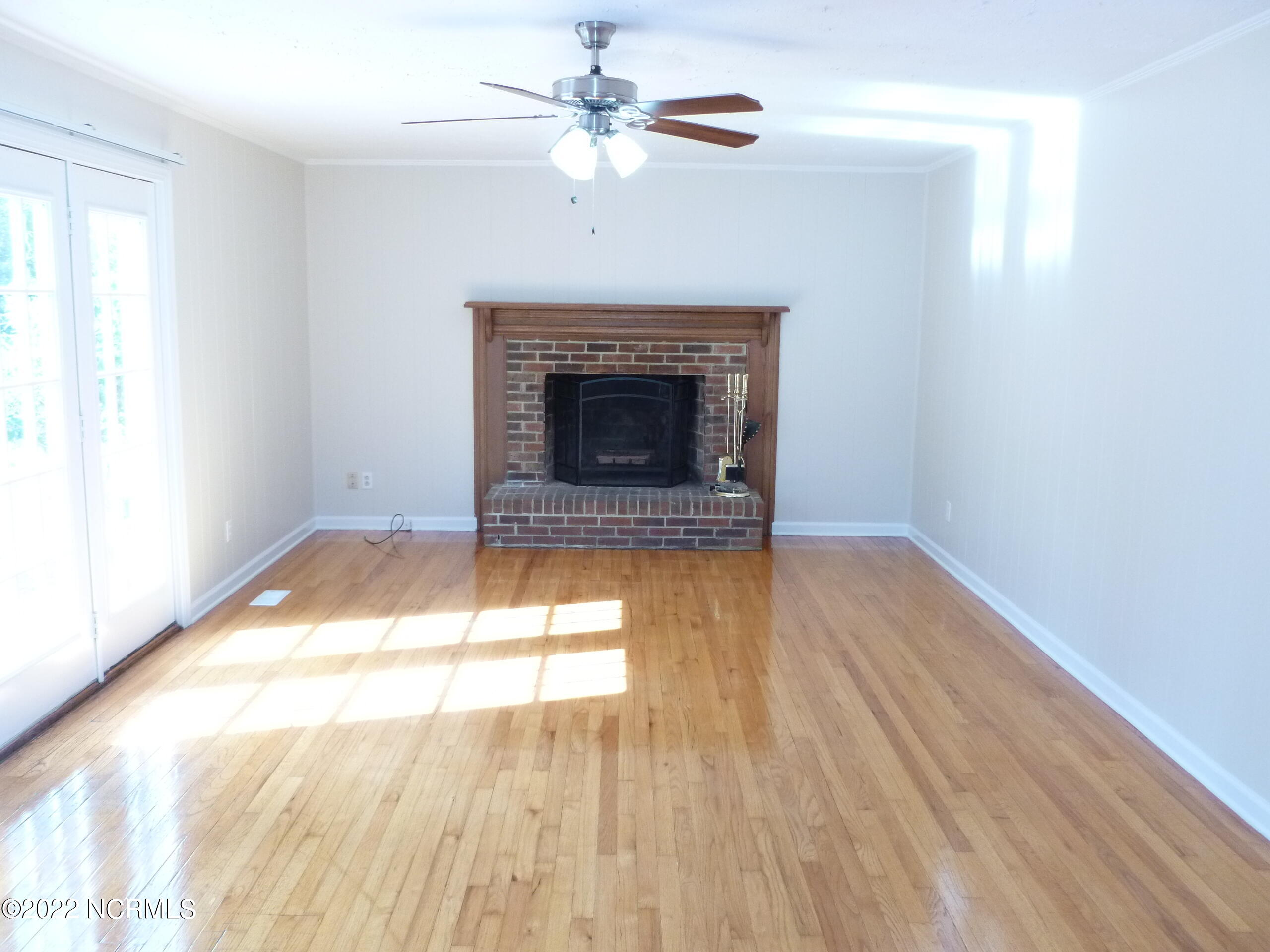 207 Nottingham Road Jacksonville, NC 28546 - Photo 9 of 31 7 Family Room
