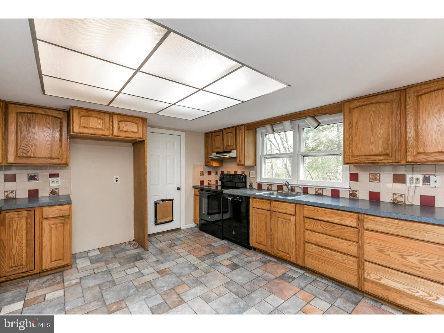 2757 Yost Road Perkiomenville, PA 18074 - Photo 7 of 25 Kitchen