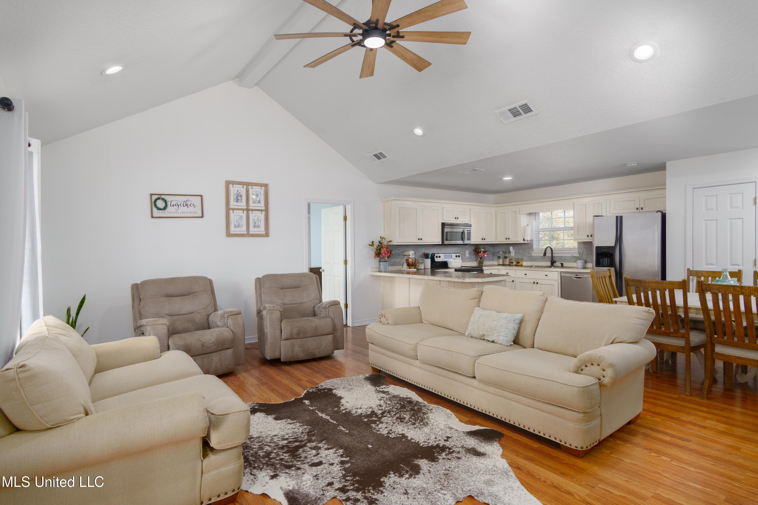 269 Geiger Road Lucedale, MS 39452 - Photo 3 of 23 Living