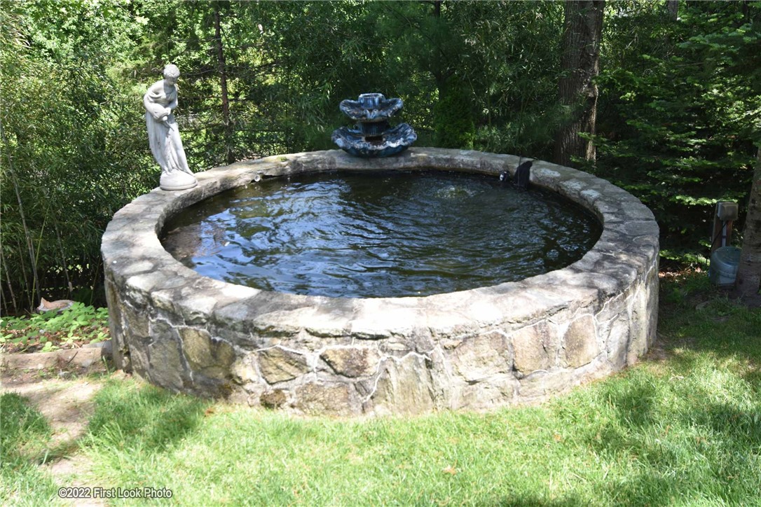 263 Old County Road Smithfield, RI 02917 - Photo 33 of 41