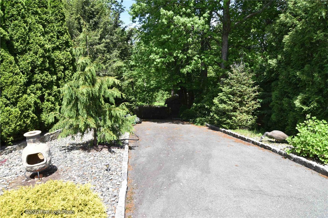 263 Old County Road Smithfield, RI 02917 - Photo 40 of 41