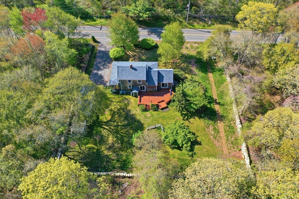 129 Cross Road Westport, MA 02790 - Photo 4 of 42