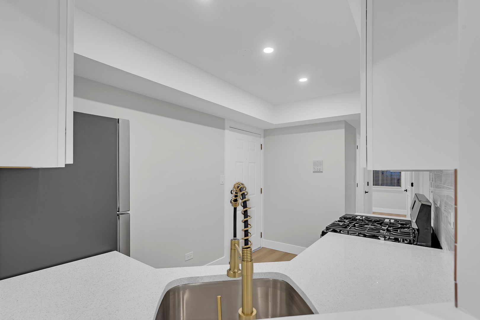 10347 Dearlove Road, Unit 302 Glenview, IL 60025 - Photo 11 of 26