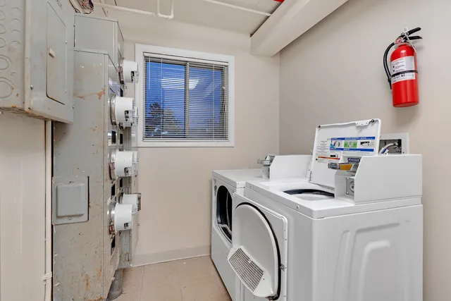 $2,300 | 10347 Dearlove Road, Unit 302, Glenview, IL 60025