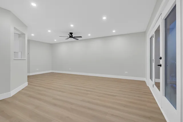 $2,300 | 10347 Dearlove Road, Unit 302, Glenview, IL 60025