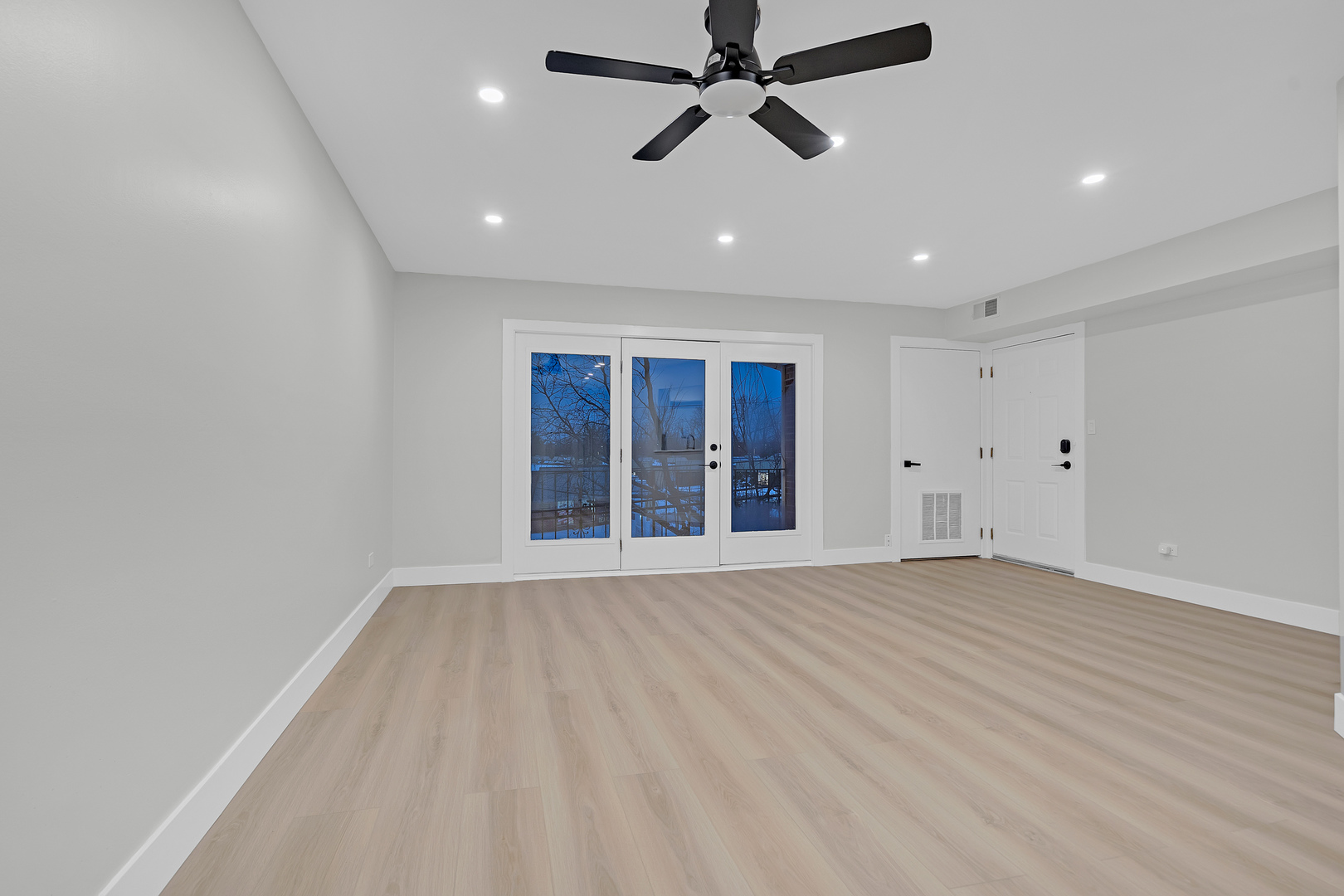 10347 Dearlove Road, Unit 302 Glenview, IL 60025 - Photo 10 of 26