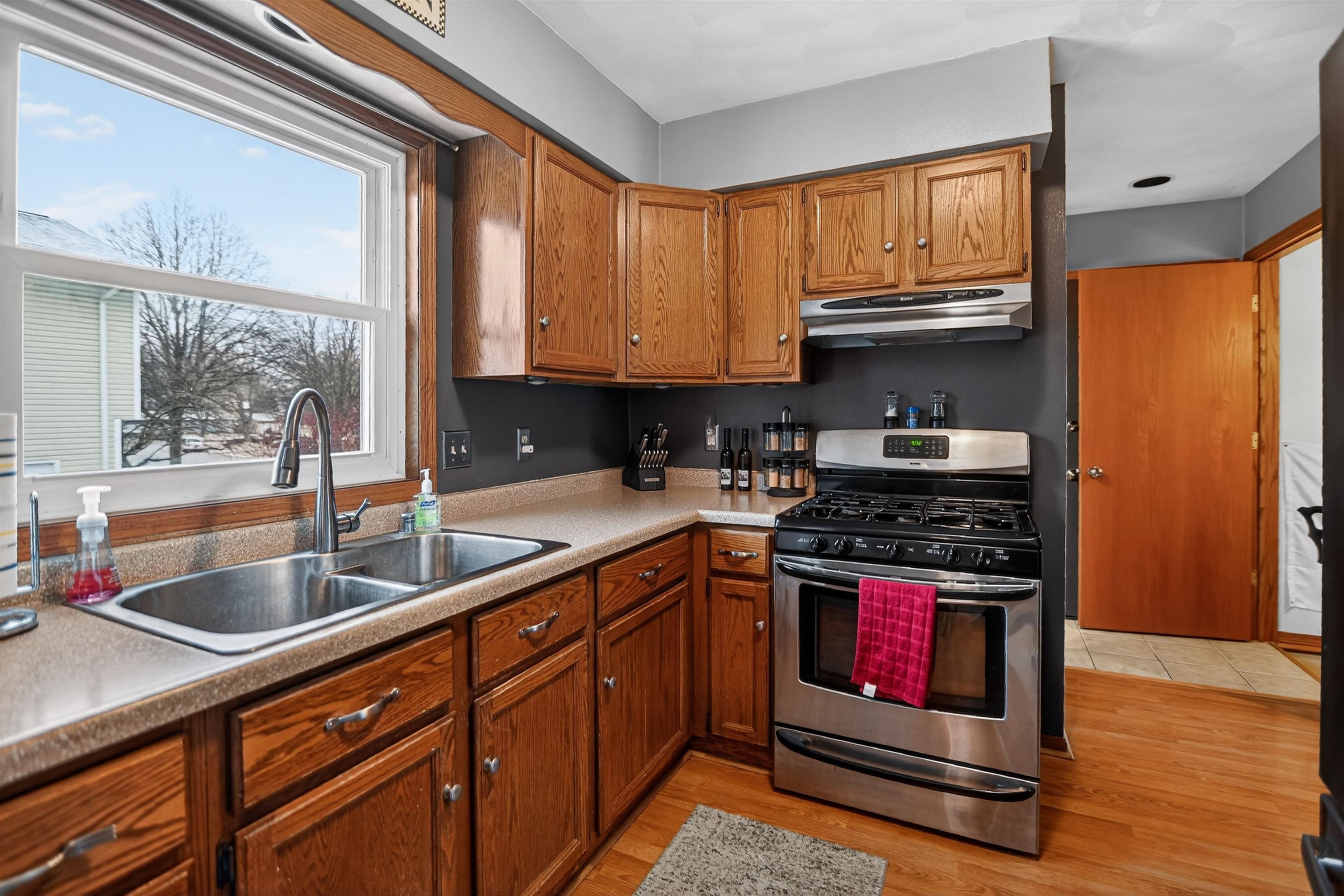 1604 Rustic Drive Sun Prairie, WI 53590 - Photo 12 of 33