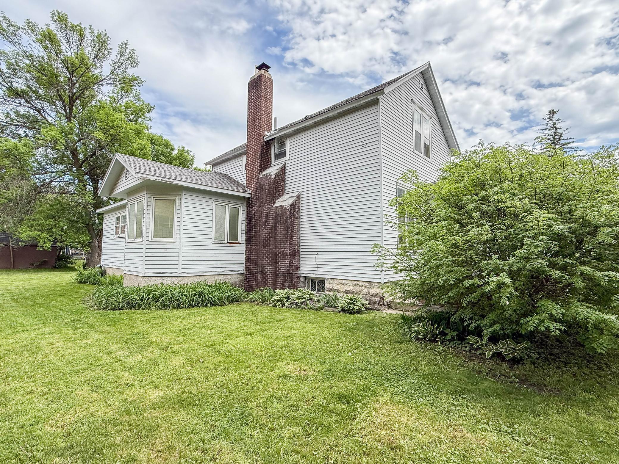 409 9th Street Southwest Willmar, MN 56201 - Photo 6 of 56