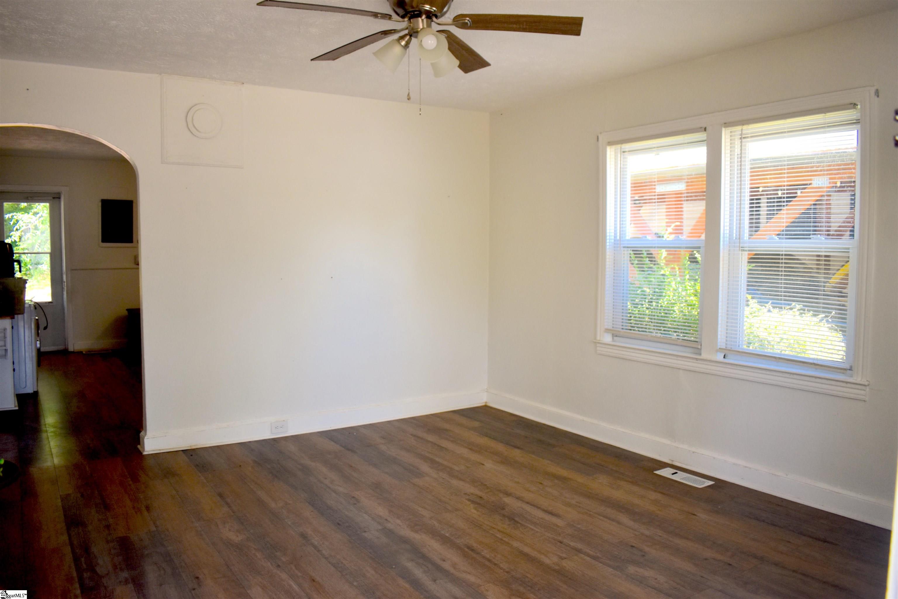 500 West 4th Avenue Easley, SC 29640 - Photo 5 of 25