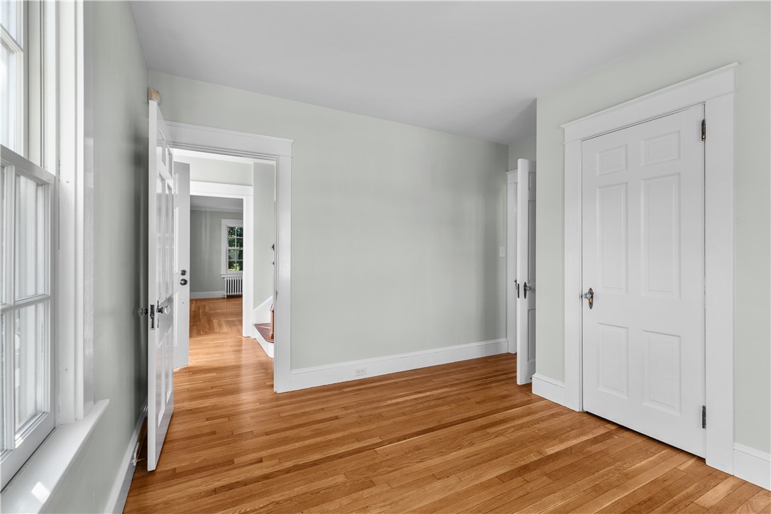 52 Bliss Road Newport, RI 02840 - Photo 18 of 40