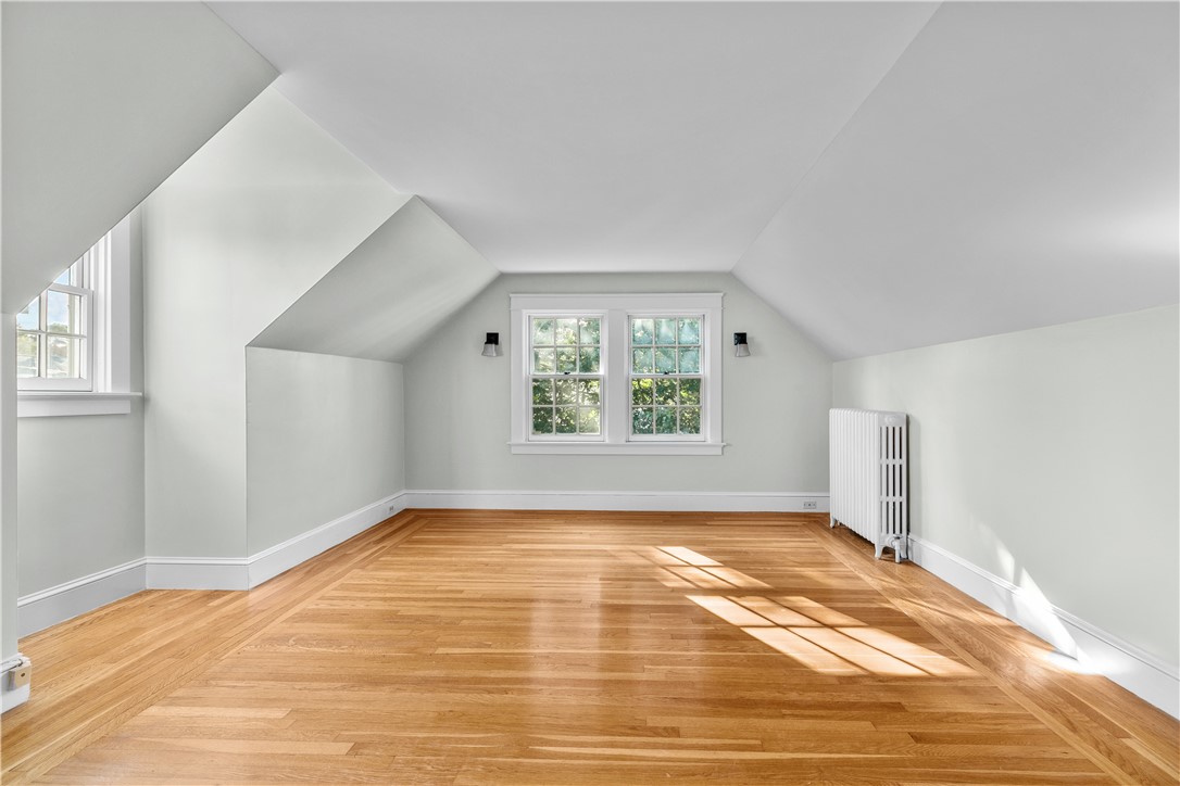 52 Bliss Road Newport, RI 02840 - Photo 26 of 40