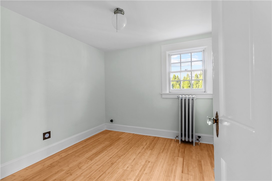 52 Bliss Road Newport, RI 02840 - Photo 29 of 40