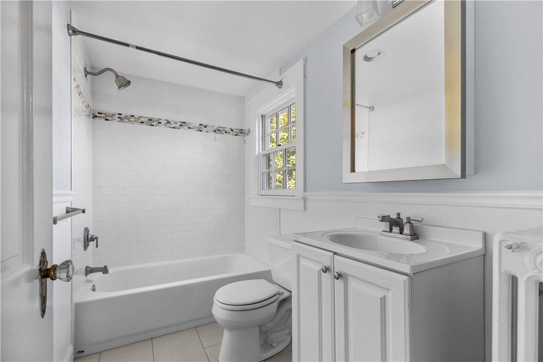 52 Bliss Road Newport, RI 02840 - Photo 30 of 40