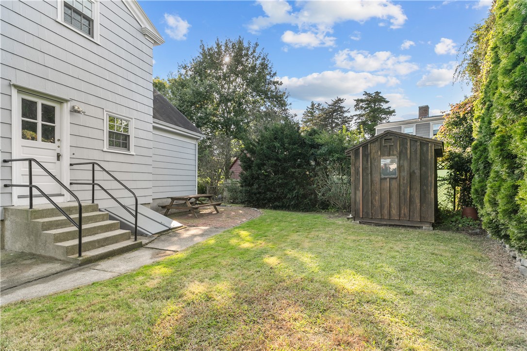52 Bliss Road Newport, RI 02840 - Photo 33 of 40