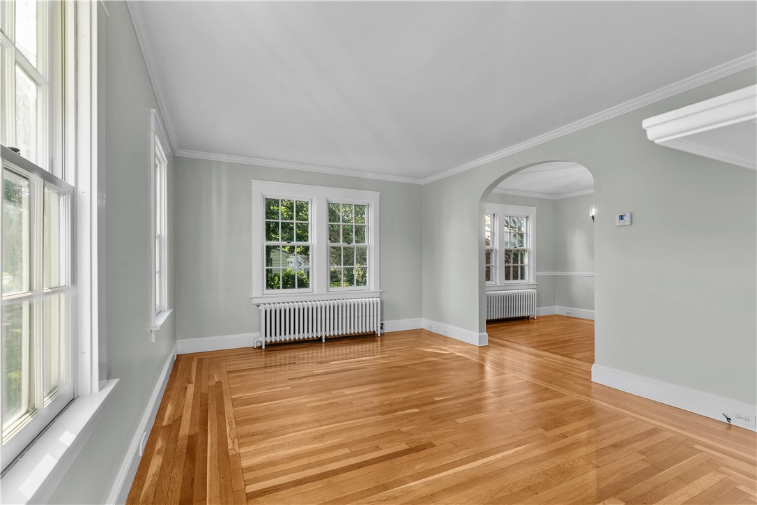 52 Bliss Road Newport, RI 02840 - Photo 8 of 40