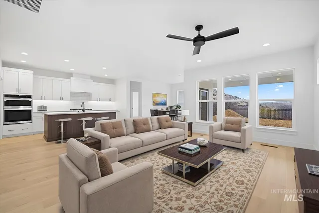 $724,500 | 6725 South Kirsten Way, Unit 929, Eagle, ID 83714