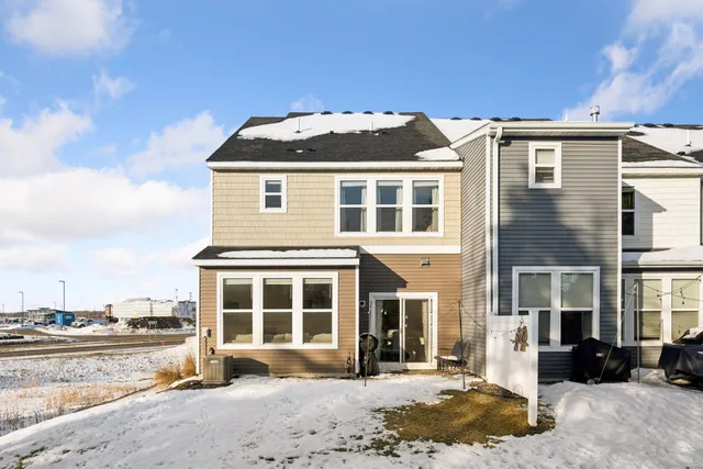 $400,000 | 7150 Walnut Grove Lane North, Maple Grove, MN 55311