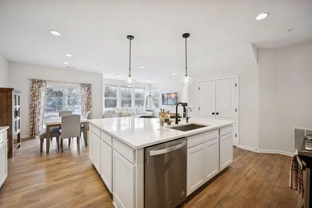 $400,000 | 7150 Walnut Grove Lane North, Maple Grove, MN 55311