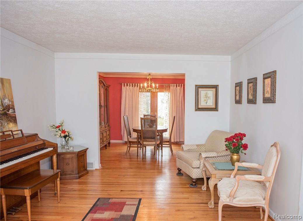 18360 Levan Road Livonia, MI 48152 - Photo 5 of 51 Levan05.jpg