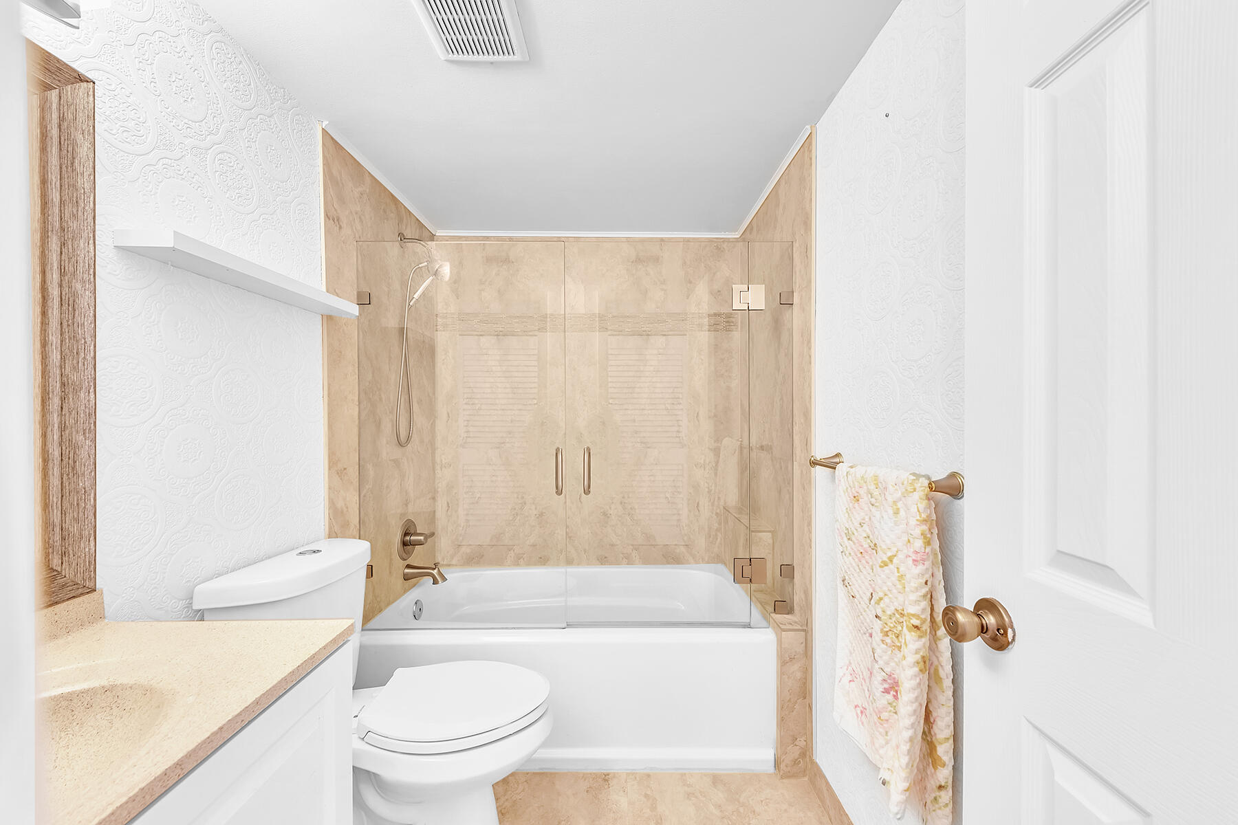 22039 Cocoa Palm Way, Unit 250 Boca Raton, FL 33433 - Photo 23 of 62 2nd bathroom