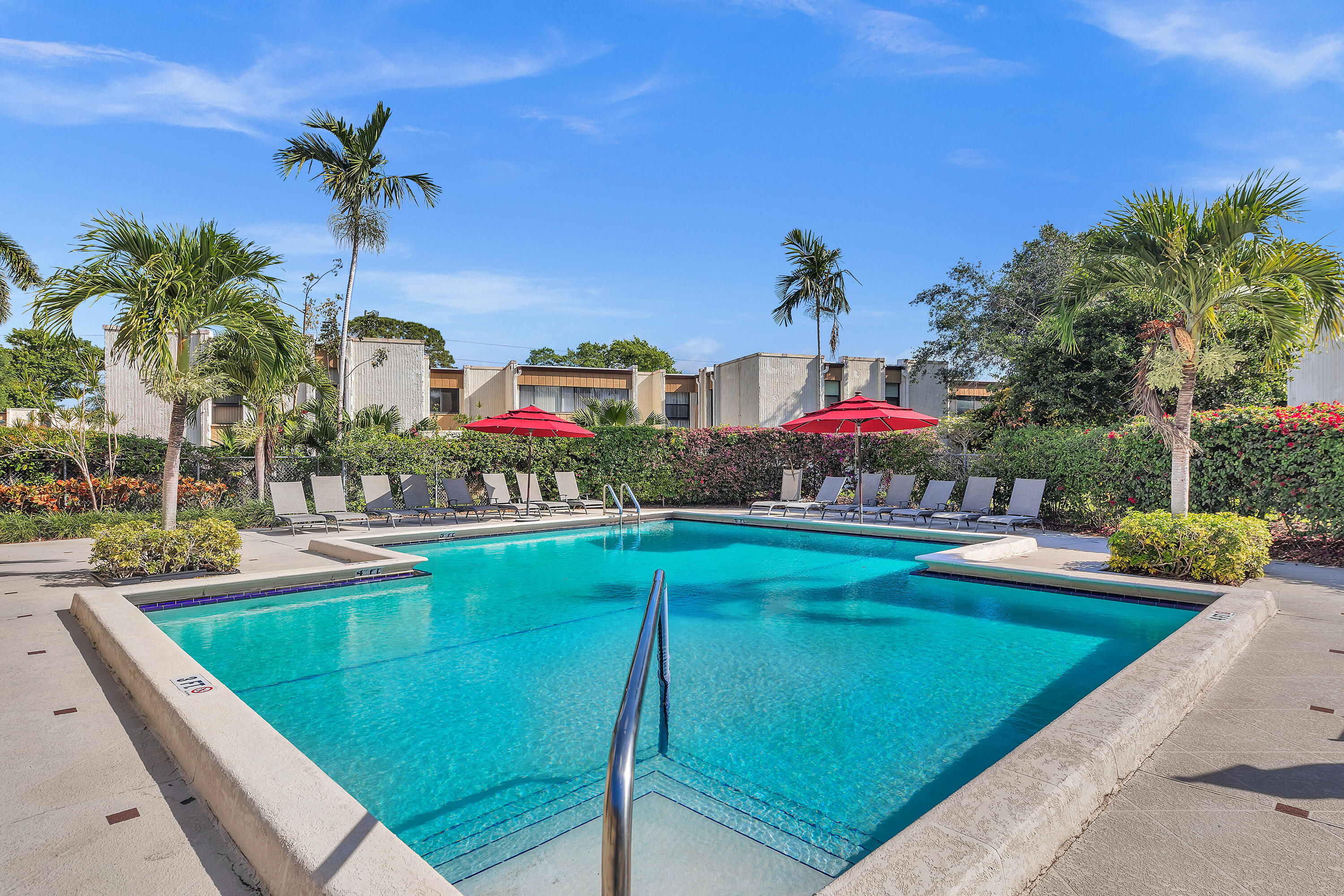 22039 Cocoa Palm Way, Unit 250 Boca Raton, FL 33433 - Photo 45 of 62 Clubhouse pool