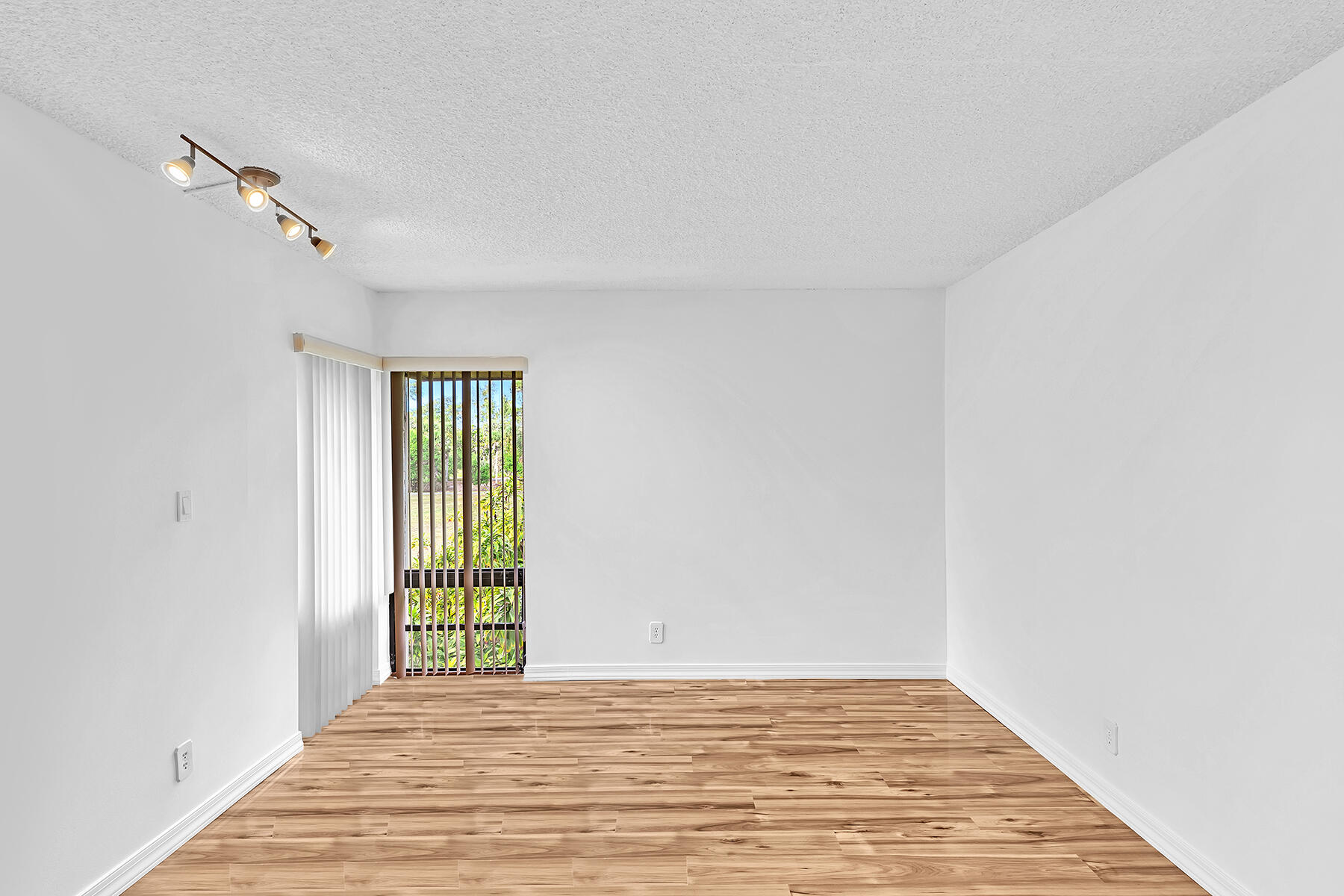 22039 Cocoa Palm Way, Unit 250 Boca Raton, FL 33433 - Photo 5 of 62 Third bedroom/office