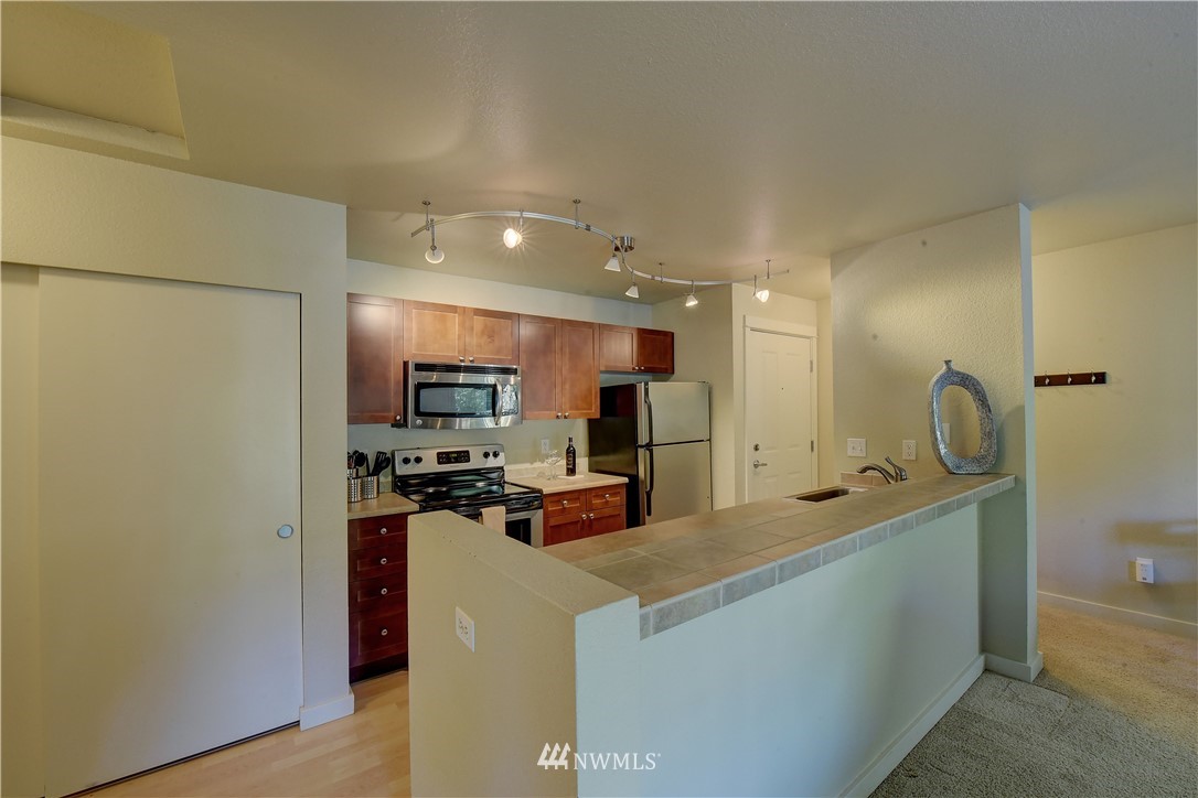 9805 Avondale Road Northeast, Unit Q247 Redmond, WA 98052 - Photo 6 of 15 Gallery Image 6